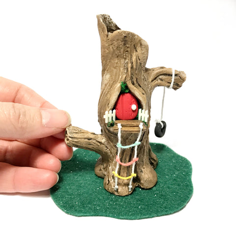 Curvy Clay Tree House 9cm