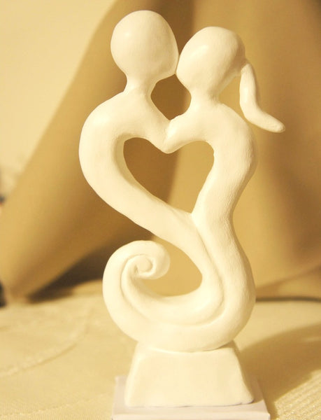 Sculpture Wedding Cake Topper Couple Kissing